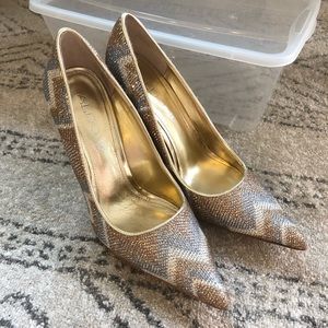 NWOT ALDO CHEVRON GLITZY PRINT HEELS